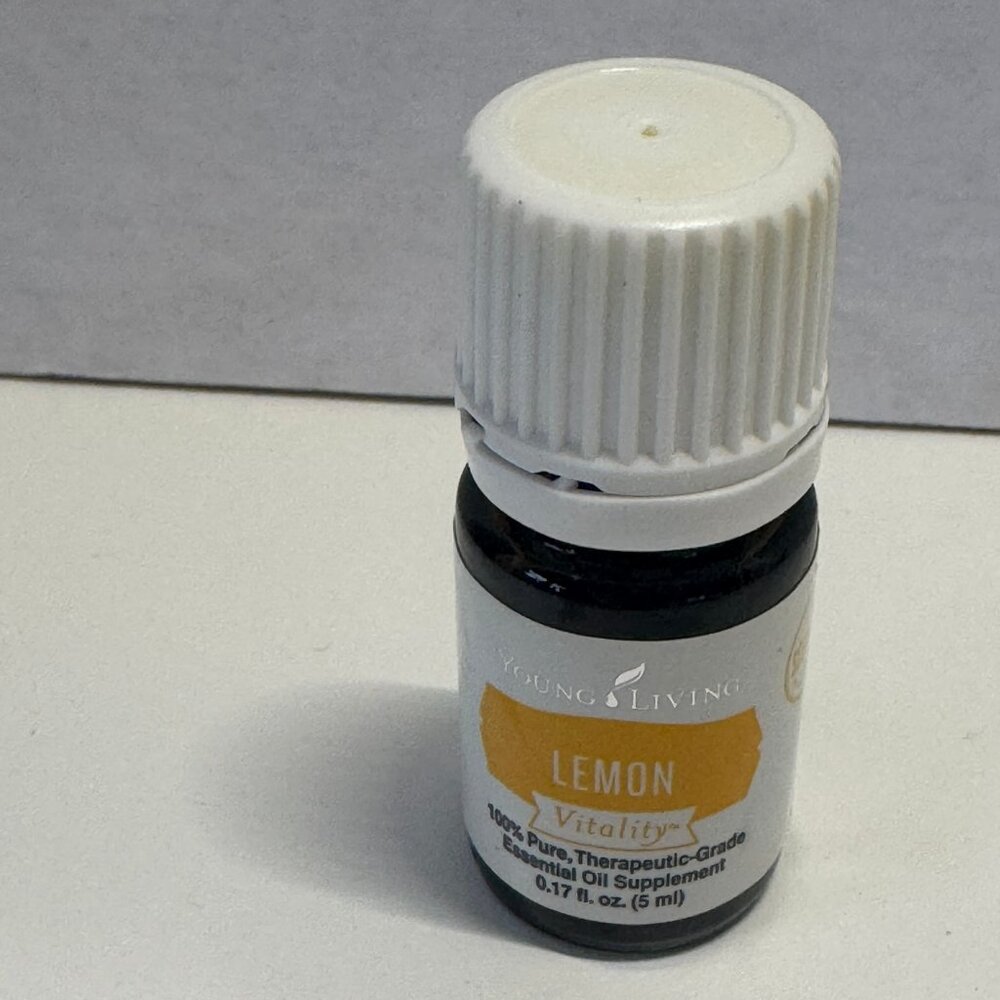 NWT Young living Lemon vitality 5ml bottle unopened